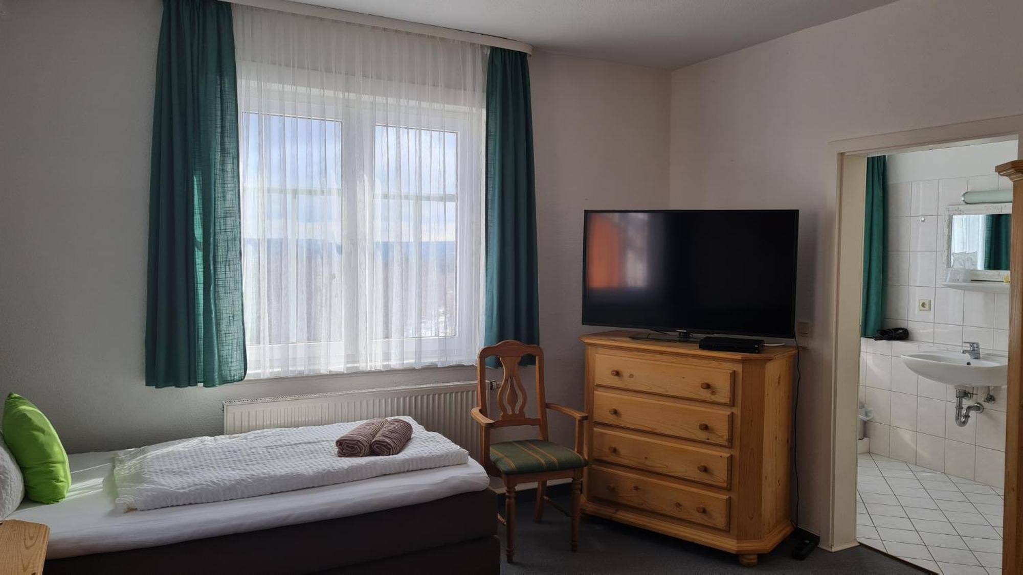 Hotel Schoene Aussicht 3*