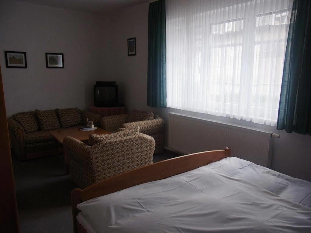 Hotel Schoene Aussicht 3*